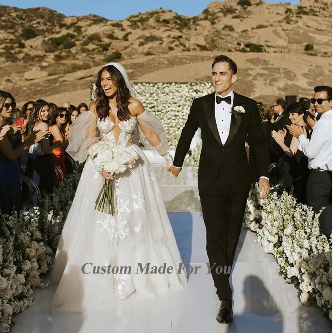 Modest Plus Size Wedding Dresses Beach Wedding Chiffon A Line Floor Length Spaghetti Straps Lace up Back Simple Elegant Boho