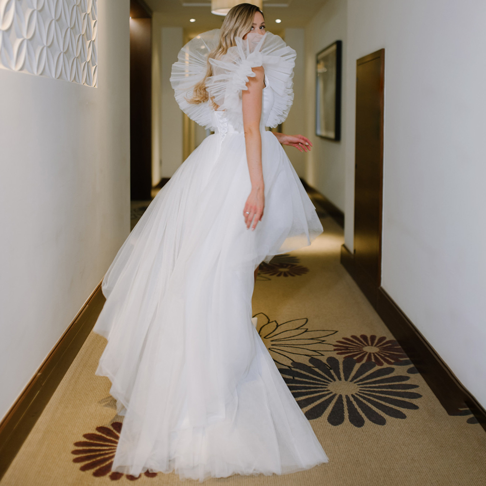 V Neck High Low Tulle Wedding Dresses Bridal Gowns Mini Length Flare Pleated Sleeves Wedding Gown Backless Lace Up Wedding Dance Dress