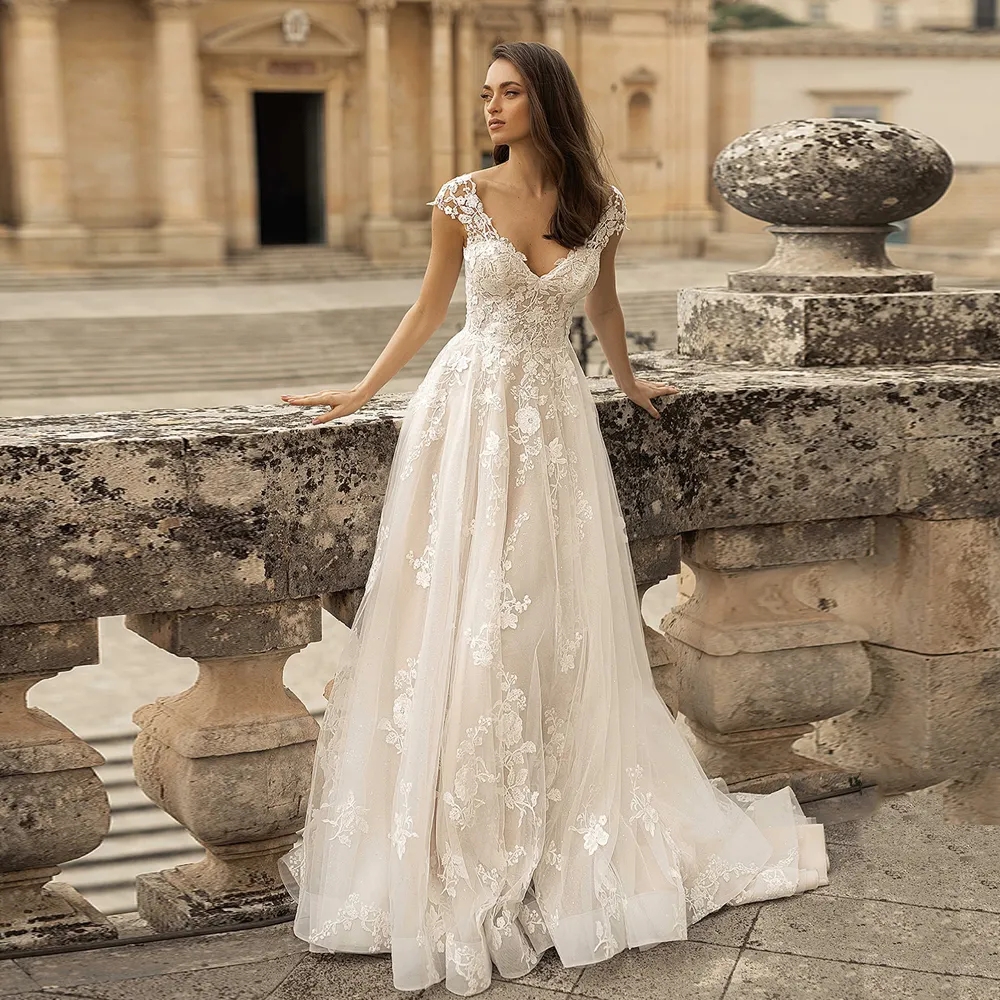 Modest Plus Size Wedding Dresses Beach Wedding Line Floor Length Spaghetti Straps Lace up Back Simple Elegant Boho Bridal Gowns