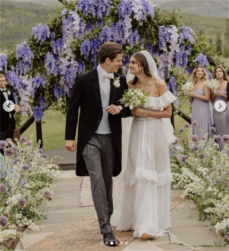 Vintage Bohemian Wedding Dresses Off The Shoulder A Line Long Tulle Bridal Gowns Bateau Neck Ruffles Boho Bride Dress