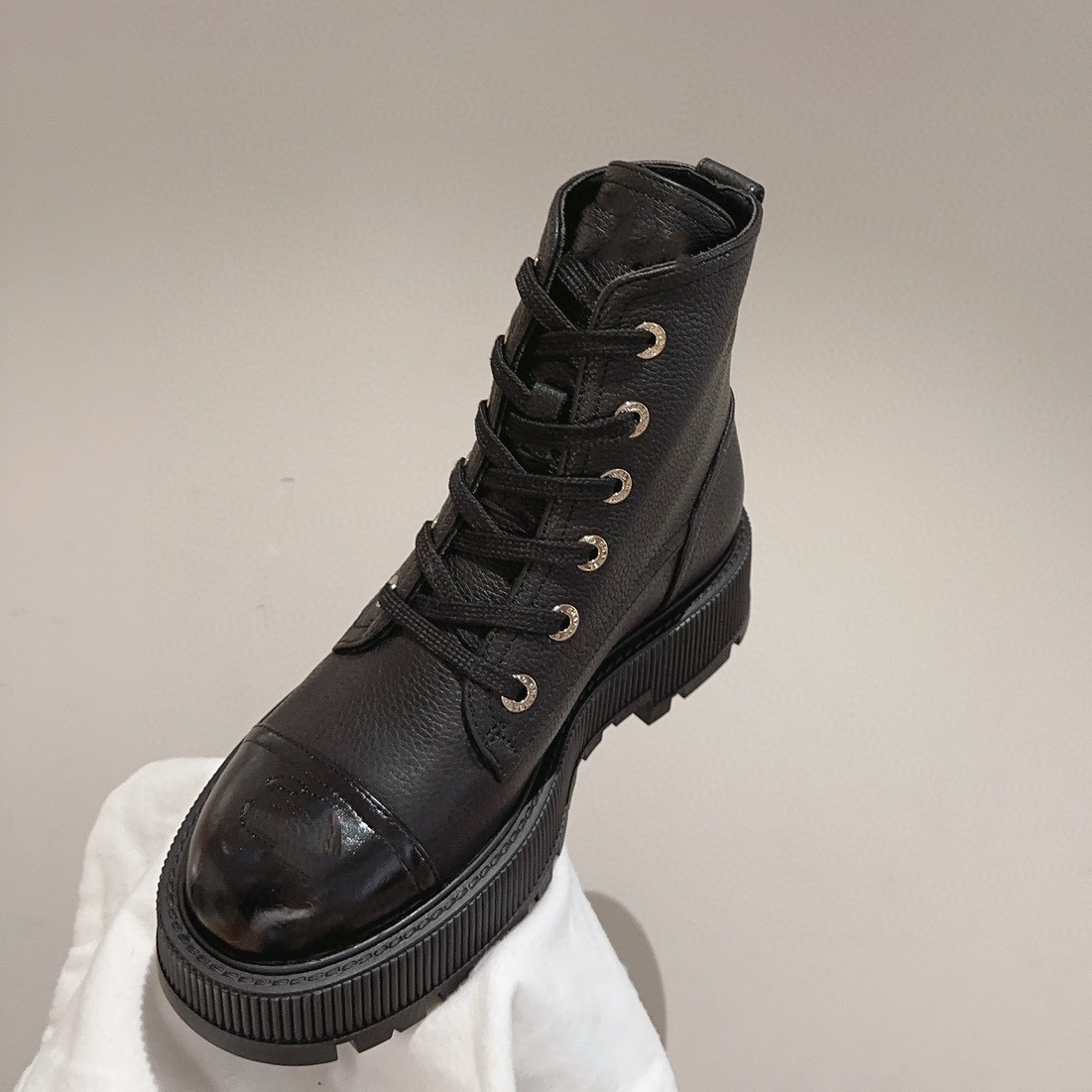 Bottines de qualité supérieure Semelle cutanée 100% cuir véritable Ouverture à glissière latérale Bottes de mode Slip-On Semelle en cuir Femmes C