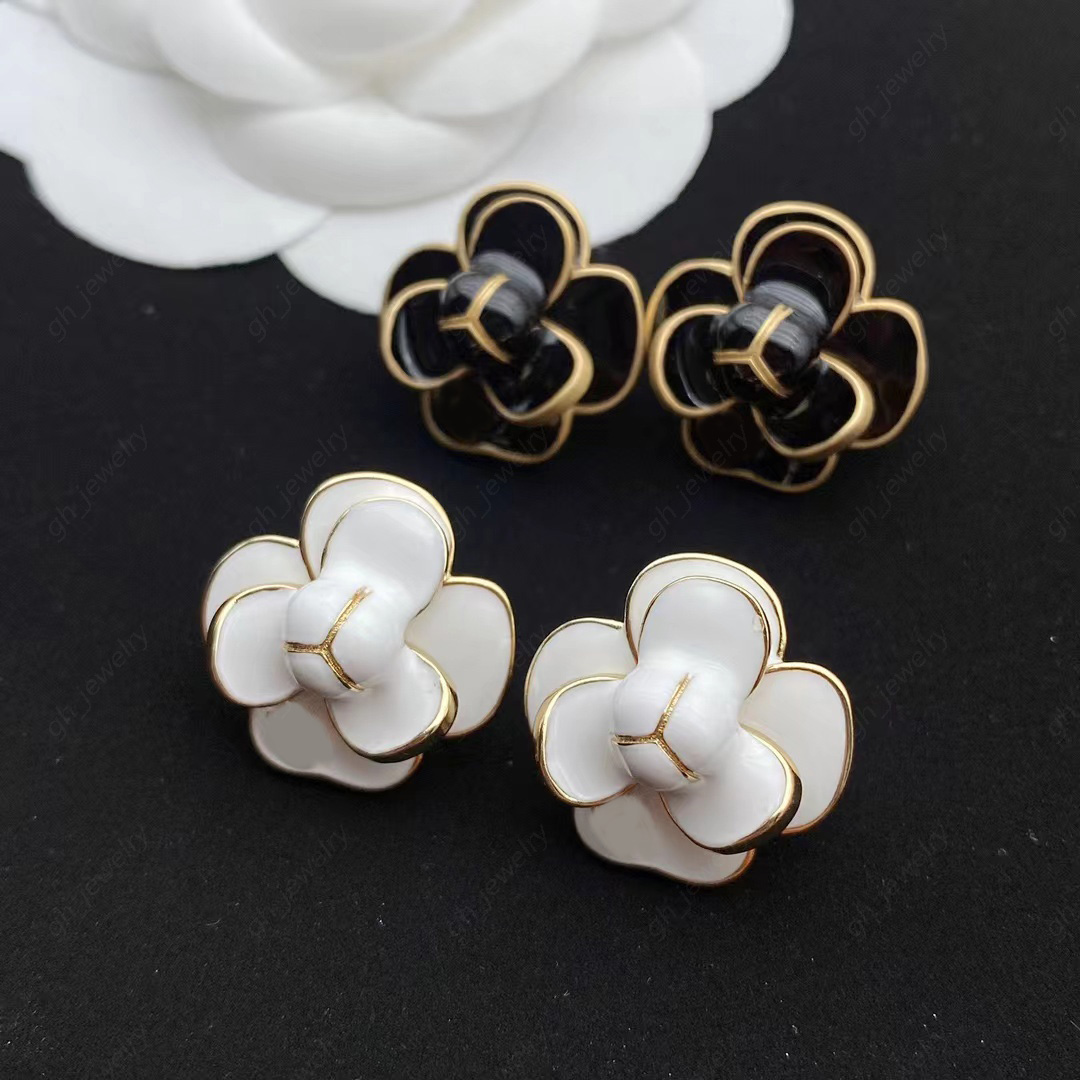 Fashion floral Stud Earrings aretes orecchini Women's luxury designer Earrings Women's Wedding party Gift jewelry Black White Optional high quality with box