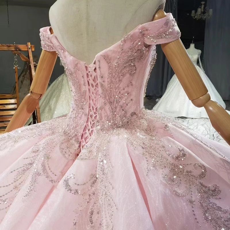 2024 Pink Sparkly Sweetheart Quinceanera Dresses Ball Gown Off The Shoulder Beading Sequined Tiered Sweet Vestidos De 15 Girls