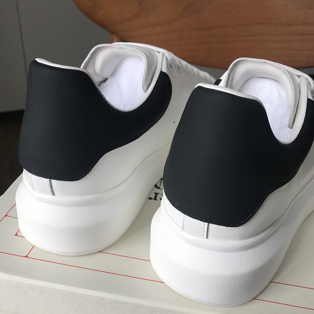 2026 Casual Shoes Women Designer Shoes Travel Leather Lace-up Sneaker Fashion Lady Flat Running Trainers Letters Woman Shoe Platform Men Gym Sneakers 
