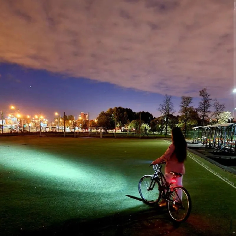 Bike Lights NATFIRE 10000mAh Bicycle Light Digital Battery Indicator USB Rechargeable Set with 3 Holders 7000LM 8 LED Flashlight 231009 - view 4
