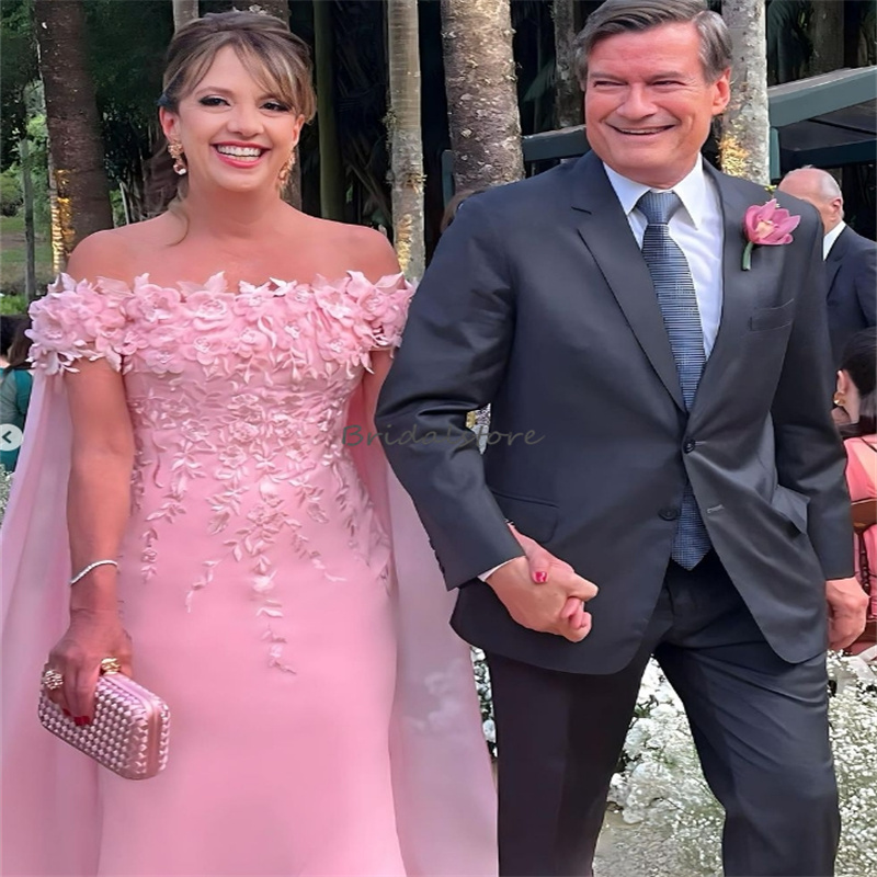 Luxury Pink Mother Of The Bride Dress With Cape Elegant Off Shoulder Florals Lace Wedding Guest Dress 2024 Mermaid Evening Gown Chic Formal Special Oc