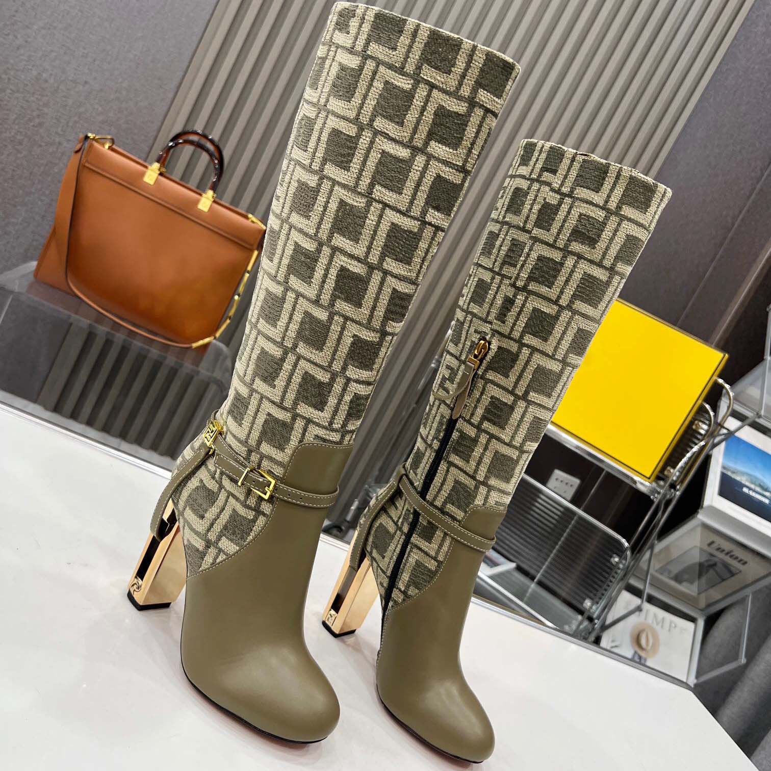 Designer Boots Luxury Boot Genuine Leather Martin Boots Ankle Booties Woman Short Boot Sneakers Trainers Slipper Sandals S453