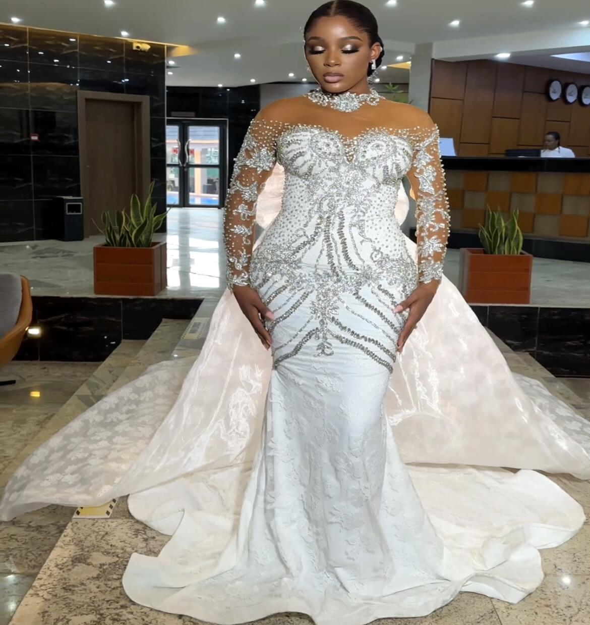 2023 Oct Arabic Aso Ebi Plus Size Lace Mermaid White Wedding Dress Beaded Crystals Vintage Bridal Gowns Dresses ZJR04
