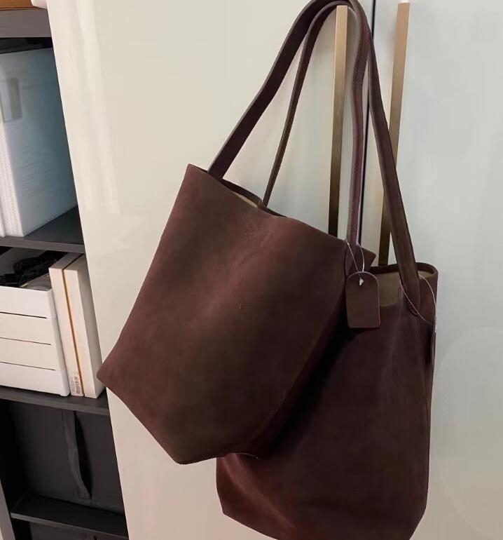 the R Deer skin cowhide bucket bag simple advanced retro style advanced quality women's shoulder bag