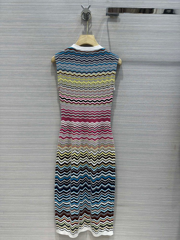 928 2023 Milan Style Runway Dress Autumn Crew Neck Sleeveless Mid Calf Brand Same Style Empire Womens Dress Fashion Huang