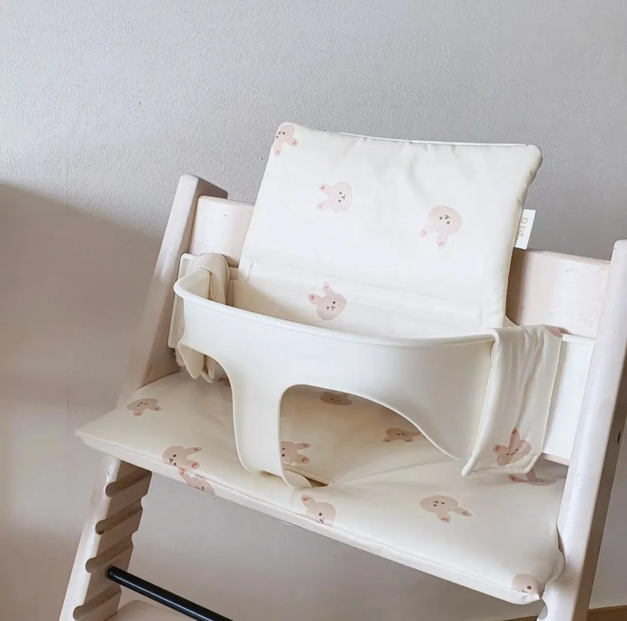 Dining Chairs Seats Baby Dining Seat Cushion Adjustable Removable Seat Pad Kids Chair Seat Liners Cartoon Anti Dirt Dining Chair Accessories 231006