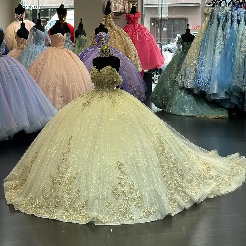 2023 Gold Quinceanera Dresses Sequins Beaded Lace Applique Off the Shoulder Straps Corset Back Tulle Custom Sweet 15 16 Princess Pageant Ball Gown ves