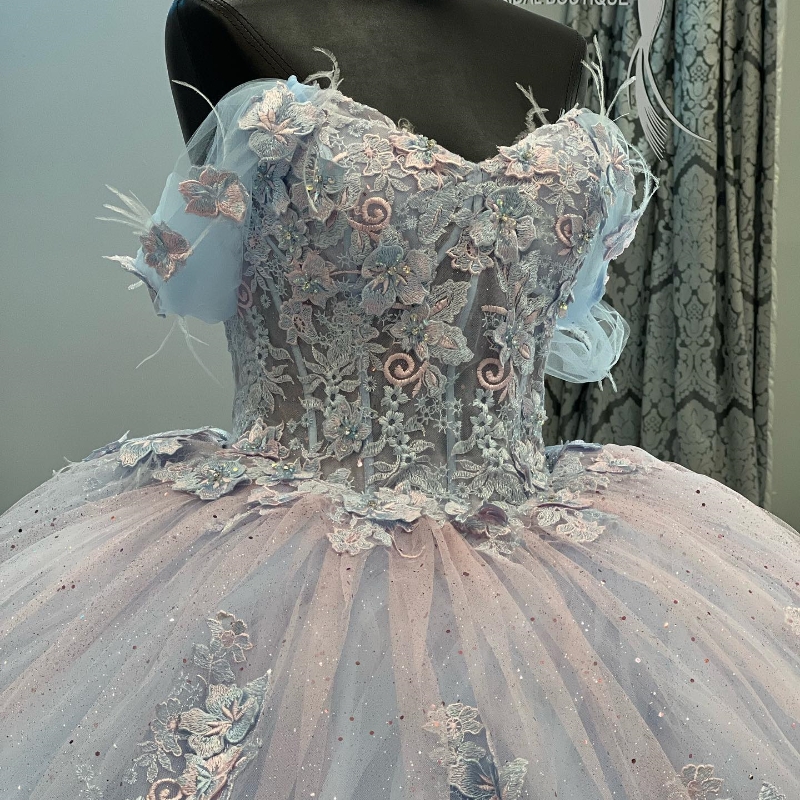Sky Blue Shiny Princess Quinceanera Dresses Ball Gowns Applique Lace Long Train Lace Up Vestidos De 15 Anos Birthday Party Gowns