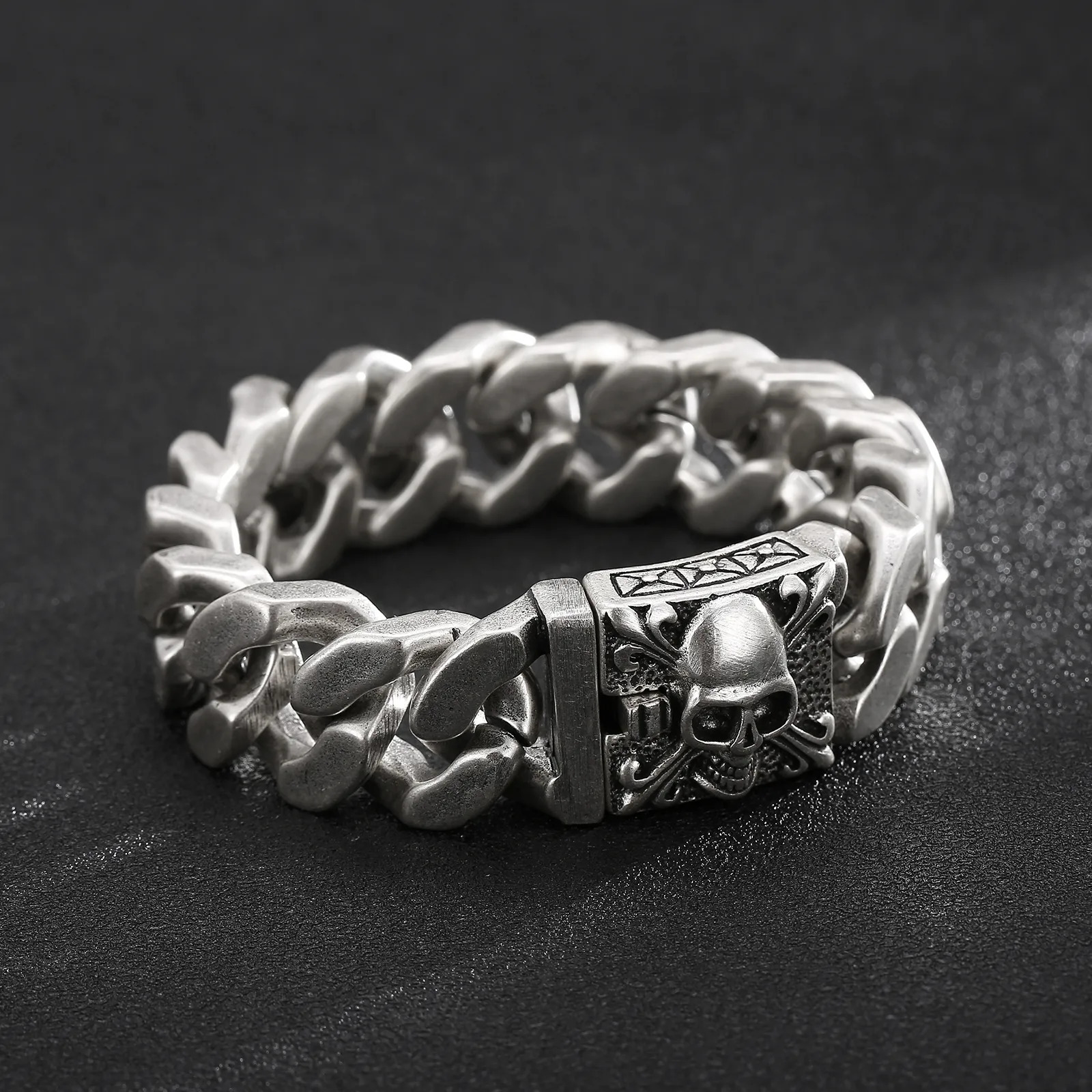 Charm Bracelets 20mm Big and Heavy Chunky Cuban Chain Bracelet Men With Devil Ghost Skull Charm Vintage Magical Jewelry Gift For Friends 231009