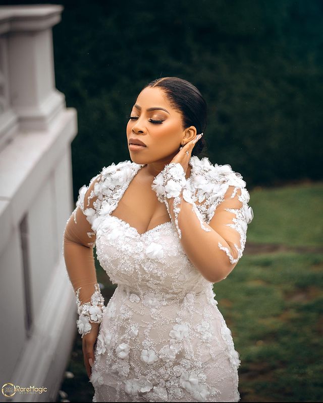 2023 Oct Arabic Aso Ebi Plus Size Lace Mermaid White Wedding Dress Beaded Hand Made Flowers Bridal Gowns Dresses ZJ066