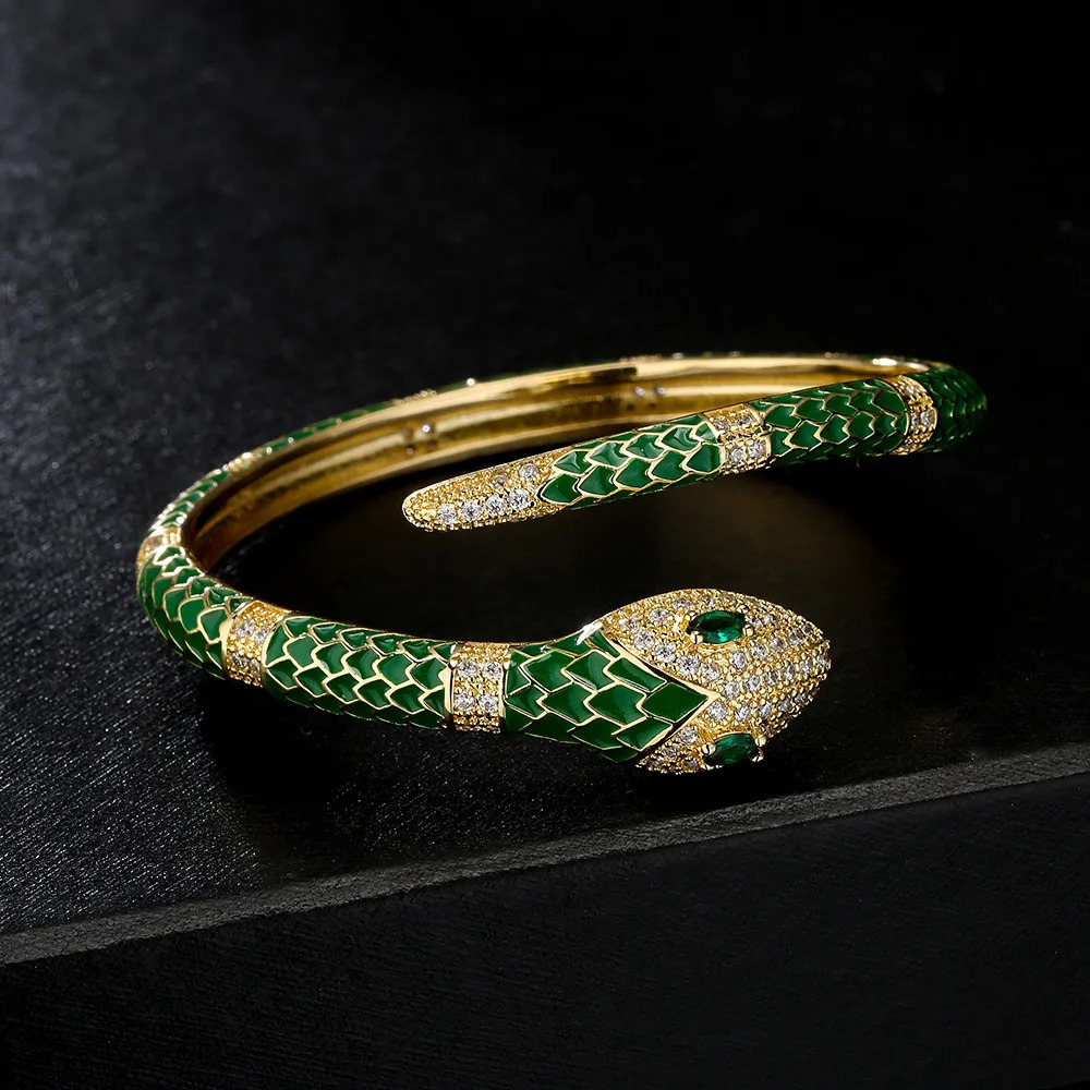 Charm Bracelets Exquisite Snake Animal Cuff Bracelet Cute Enamel Geometry Bangle High Quality 18K Gold Plated Trend Jewelry Fit Women Teens Girl 23100