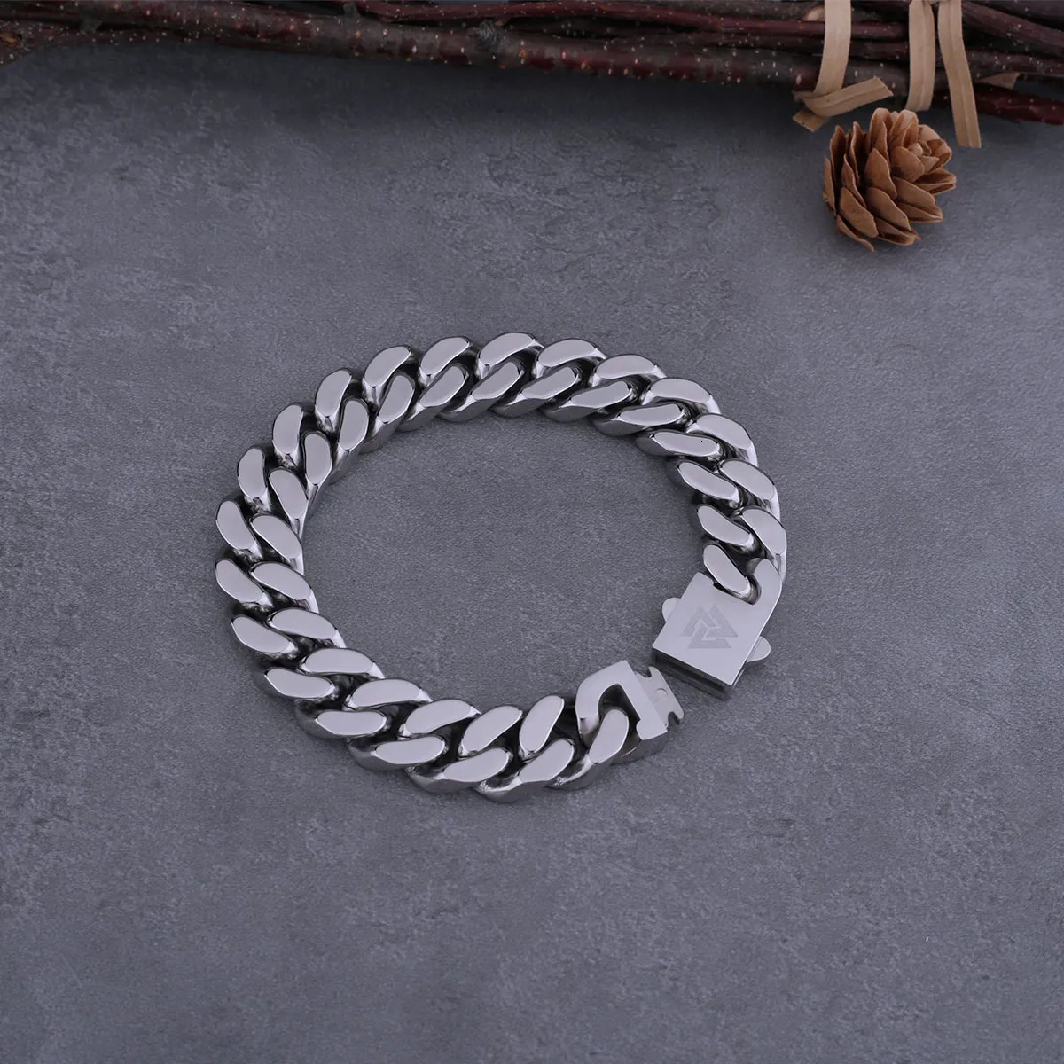 Charm Bracelets Viking Cast Cuban Chain Men's Bracelet Stainless Steel Fine Polished Chain Four Sides Cut Boyfriend Gift Wholesale 231009