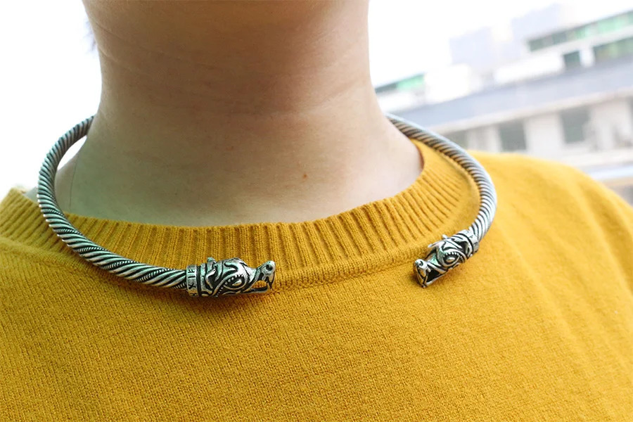 Charm Bracelets lanseis 1pcs viking wolf bracelet Viking Wolf Head Fenrir Torc Neck Ring Ragnar Handmade Heavy Twisted Brass Wire Pagan Norse 231009
