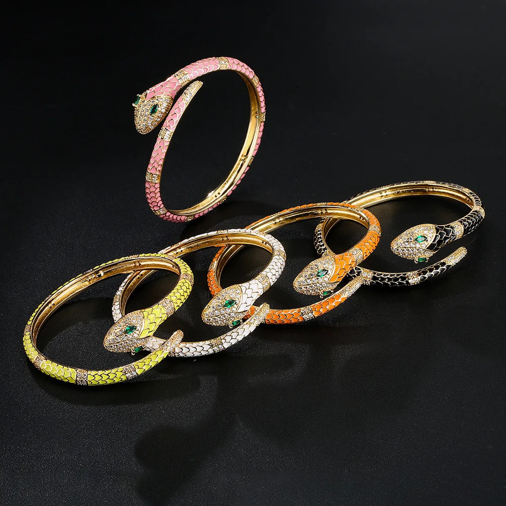 Charm Bracelets Exquisite Snake Animal Cuff Bracelet Cute Enamel Geometry Bangle High Quality 18K Gold Plated Trend Jewelry Fit Women Teens Girl 23100