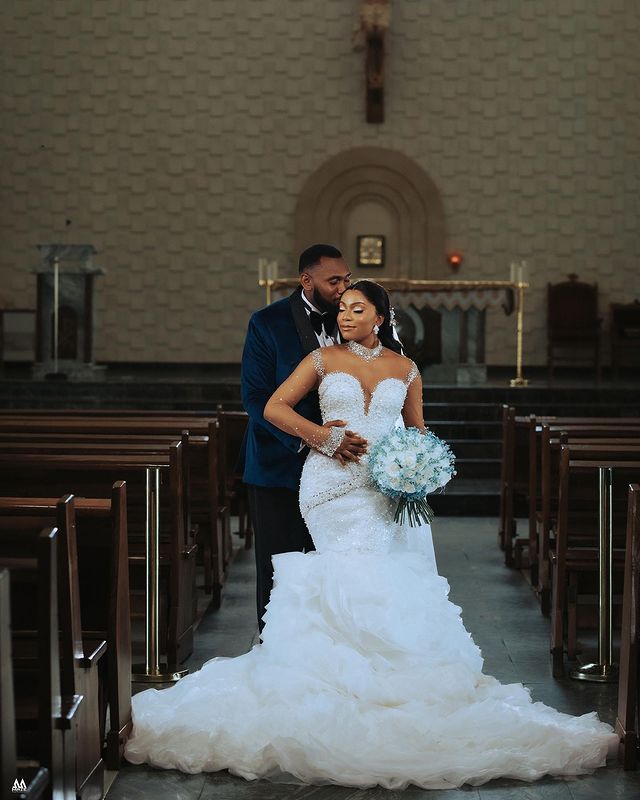 2023 Oct Arabic Aso Ebi Plus Size Luxurious Mermaid White Wedding Dress Beaded Crystals Bridal Gowns Dresses ZJ221