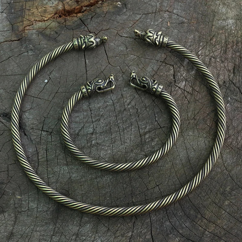Charm Bracelets lanseis 1pcs viking wolf bracelet Viking Wolf Head Fenrir Torc Neck Ring Ragnar Handmade Heavy Twisted Brass Wire Pagan Norse 231009