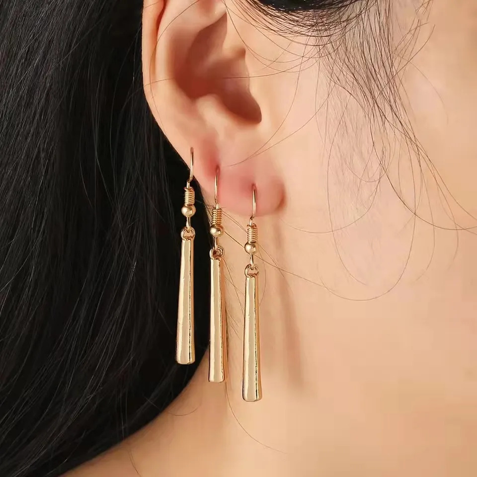 Charm 3PcsSet Roronoa Zoro Earrings Ear Clips Gold Color Small Geometric NonPierced Jewelry Hip Hop Wholesale Pendant Earrings 231010