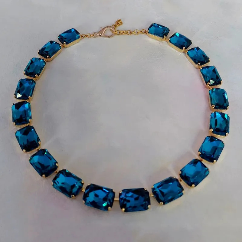 Chokers Spring Style Green Crystal Big Bib Necklace Fashion Statement Round Oval Square Glass Chain Jewelry Exaggerated 231010