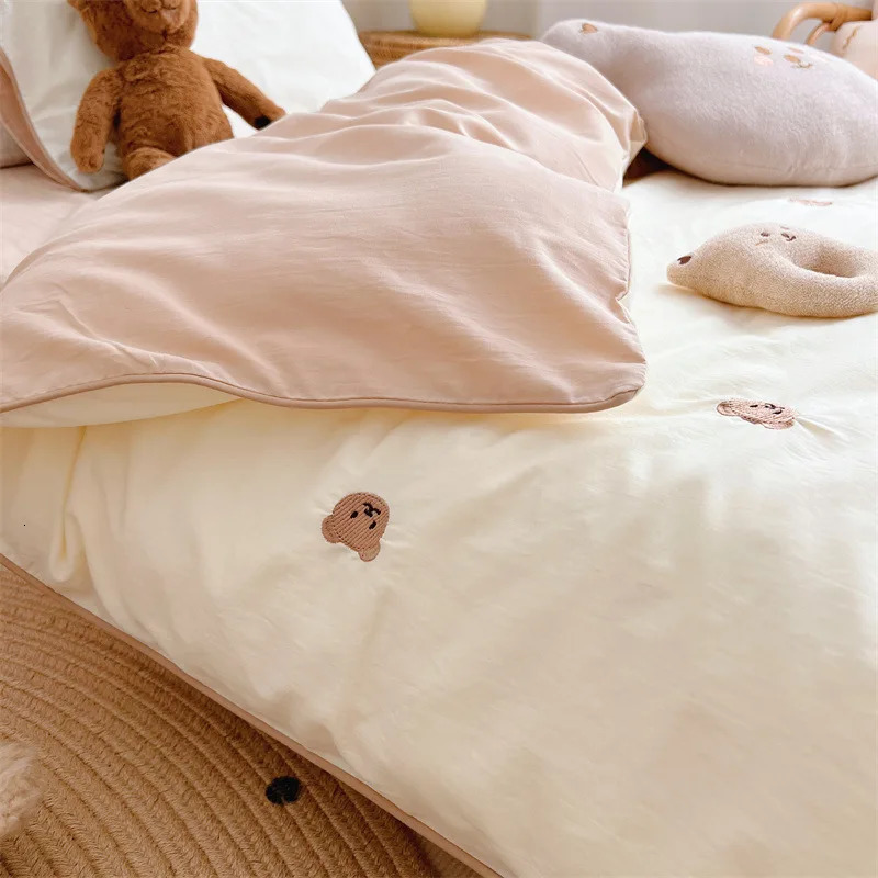 Bedding Sets 3PCS Baby Boys Set Bear Embroidered Cot Crib Cotton Korean Duvet Cover SheetPillowcase 231010