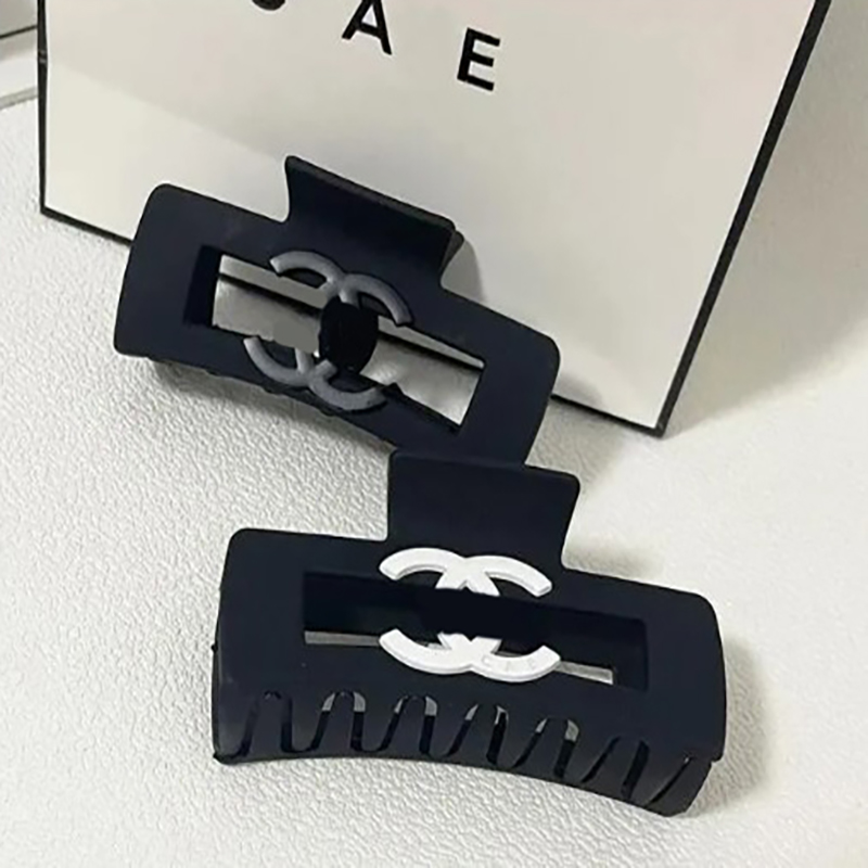 Luxury Hair Clips & Barrettes Alphabet Designer Hairpin Premium Brand Classic Everything Casual hairpin Fashion Black Shark Hairpin Christmas Jewelry Gift