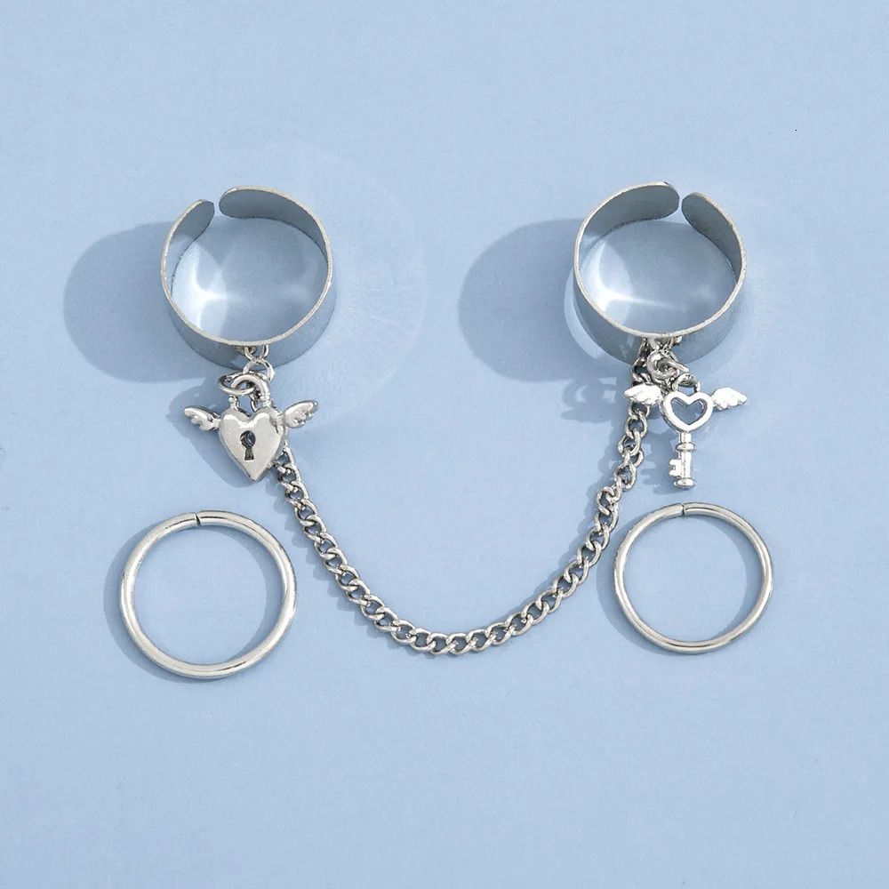 Solitaire Ring Korean Fashion Jewelry Gothic Love Key Lock Chain Simple Plain Rings For Women Engagement Anillos Wholesale 231011