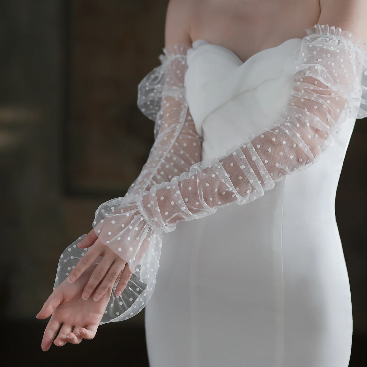 Five Fingers Gloves WG053 Elegant Wedding Bridal White Long Sleevelet Soft Dots Tulle Ruffled Brides Bridesmaid Glove Marriage Accessories 231010
