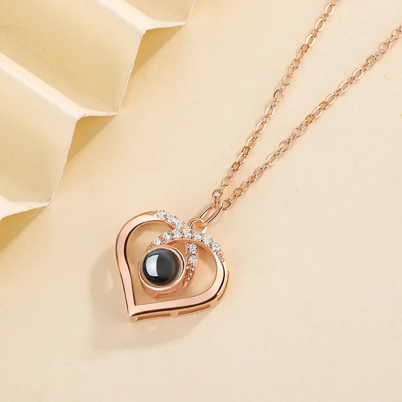 Charms Custom Projection Po Necklace Heart Chain Customized Personalized Pendant Memorial Wedding Jewelry Gifts 231010