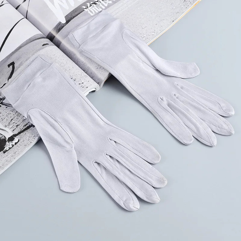 Five Fingers Gloves 100 Natural Mulberry Silk Female Summer Thin Breathable Sleep Moisturizing Touch Screen Driving Sunscreen Mittens A60 231010