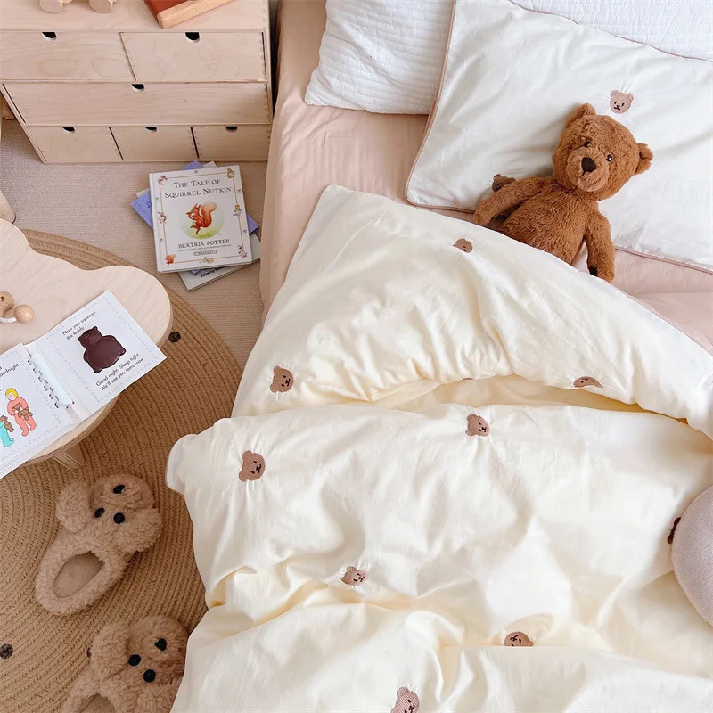 Bedding Sets 3PCS Baby Boys Set Bear Embroidered Cot Crib Cotton Korean Duvet Cover SheetPillowcase 231010
