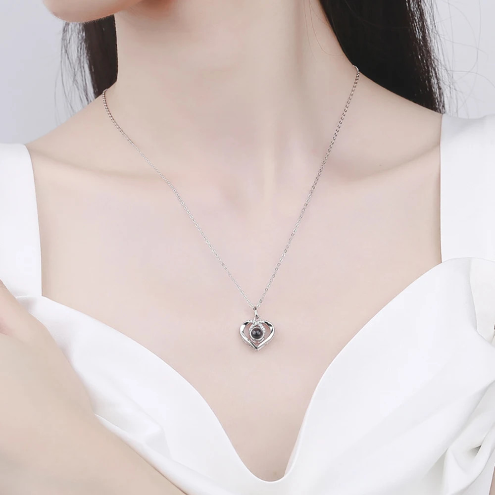 Charms Custom Projection Po Necklace Heart Chain Customized Personalized Pendant Memorial Wedding Jewelry Gifts 231010