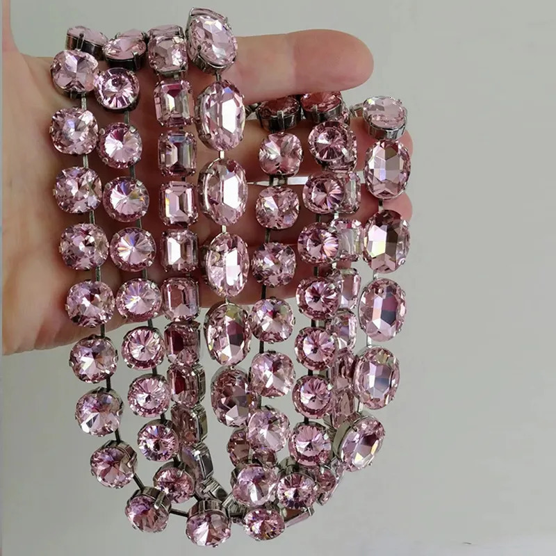 Chokers Pink Color Shiny Glass Crystal Inlaid Short Necklace Ladies Party Simple Ball Fashion Charms Lock Bone Chain Jewelry 231010