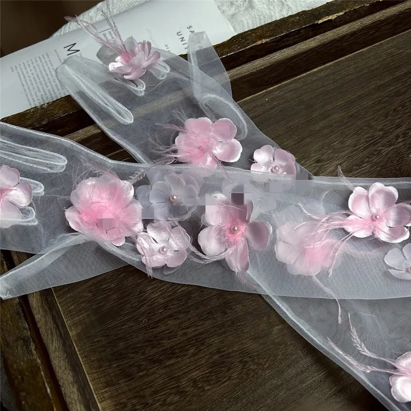 Five Fingers Glove's Elegant Flower Feather Long Mesh Glove Female Spring Summer Vintage Sunscreen Driving Pograph Party R2117 231010