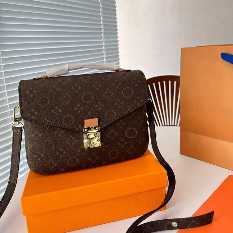 Trend luxury designer Messenger bag Ladies handbag Messenger bag Oxidized leather Shoulder bag Handbag m8901