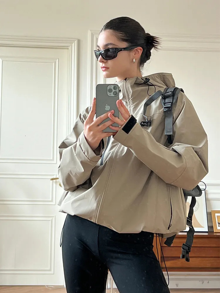 Women's Jackets Autumn Outdoor Jacket Women Vintage Hooded Windbreaker Ladies Casual Loose Zipper Jackets Female Neutral Style Sporty Coat 231010