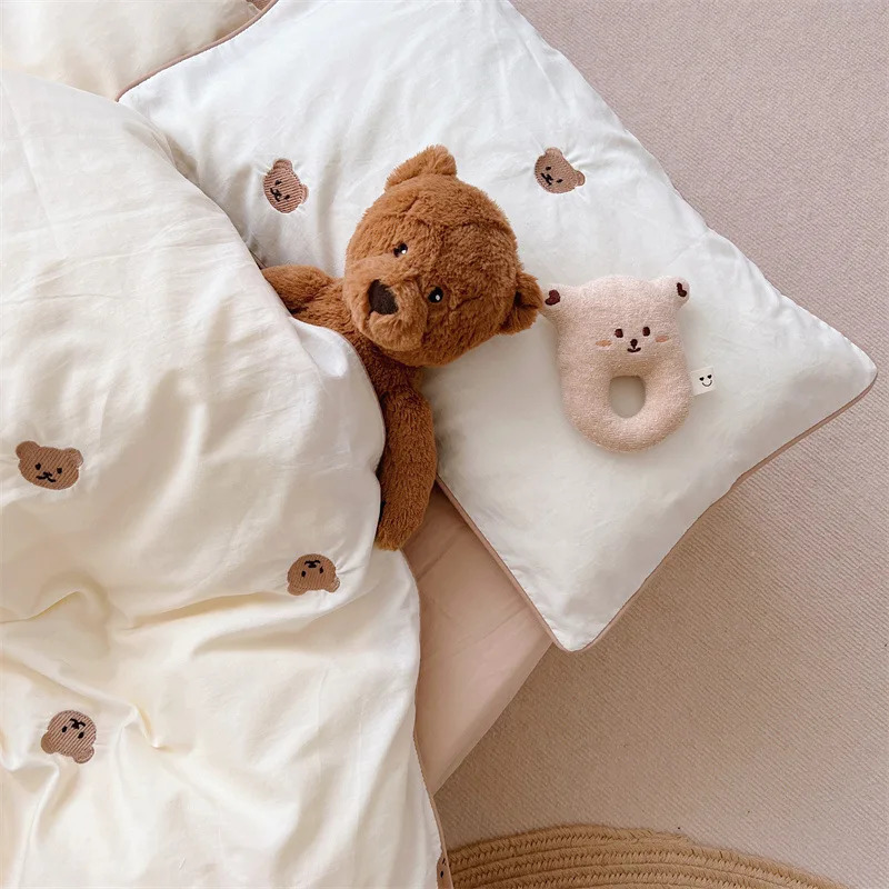 Bedding Sets 3PCS Baby Boys Set Bear Embroidered Cot Crib Cotton Korean Duvet Cover SheetPillowcase 231010