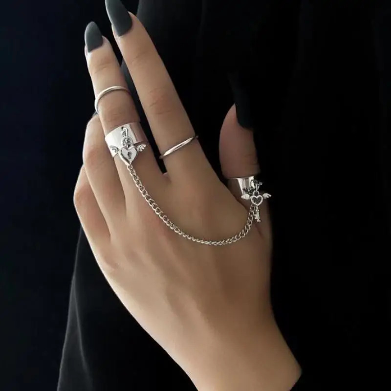 Solitaire Ring Korean Fashion Jewelry Gothic Love Key Lock Chain Simple Plain Rings For Women Engagement Anillos Wholesale 231011