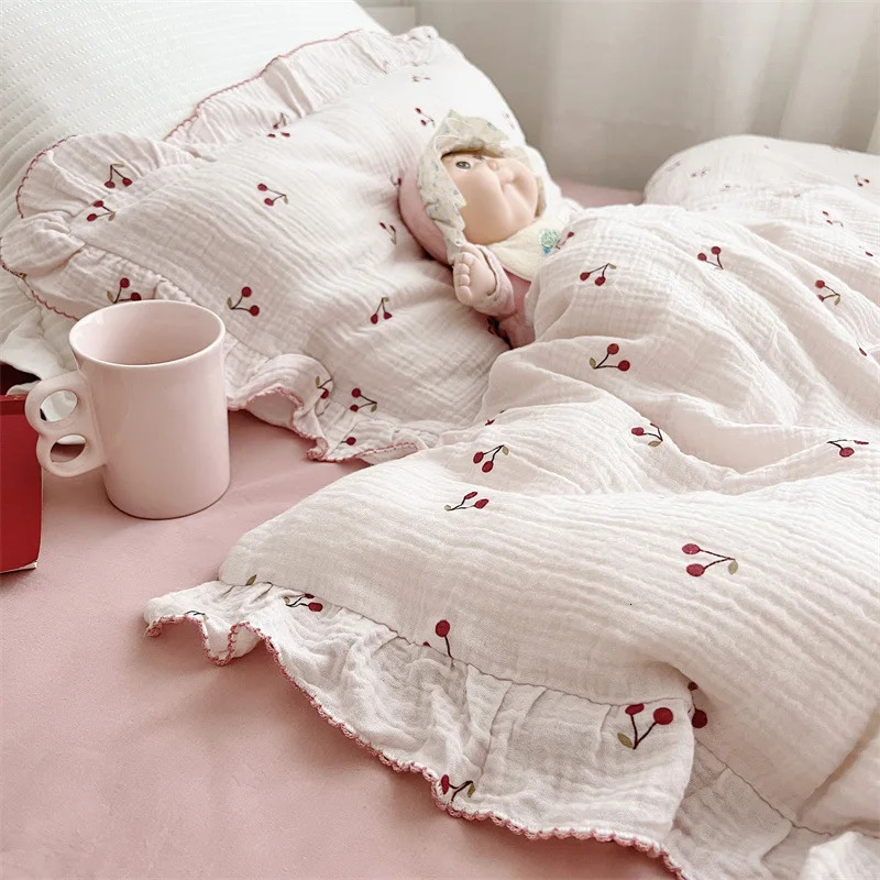 Bedding Sets Korean Baby Girl Crib Set Bunny Rose Cherry Floral Print Cotton Muslin Cot Kit Duvet Cover Sheet Pillowcase 231010