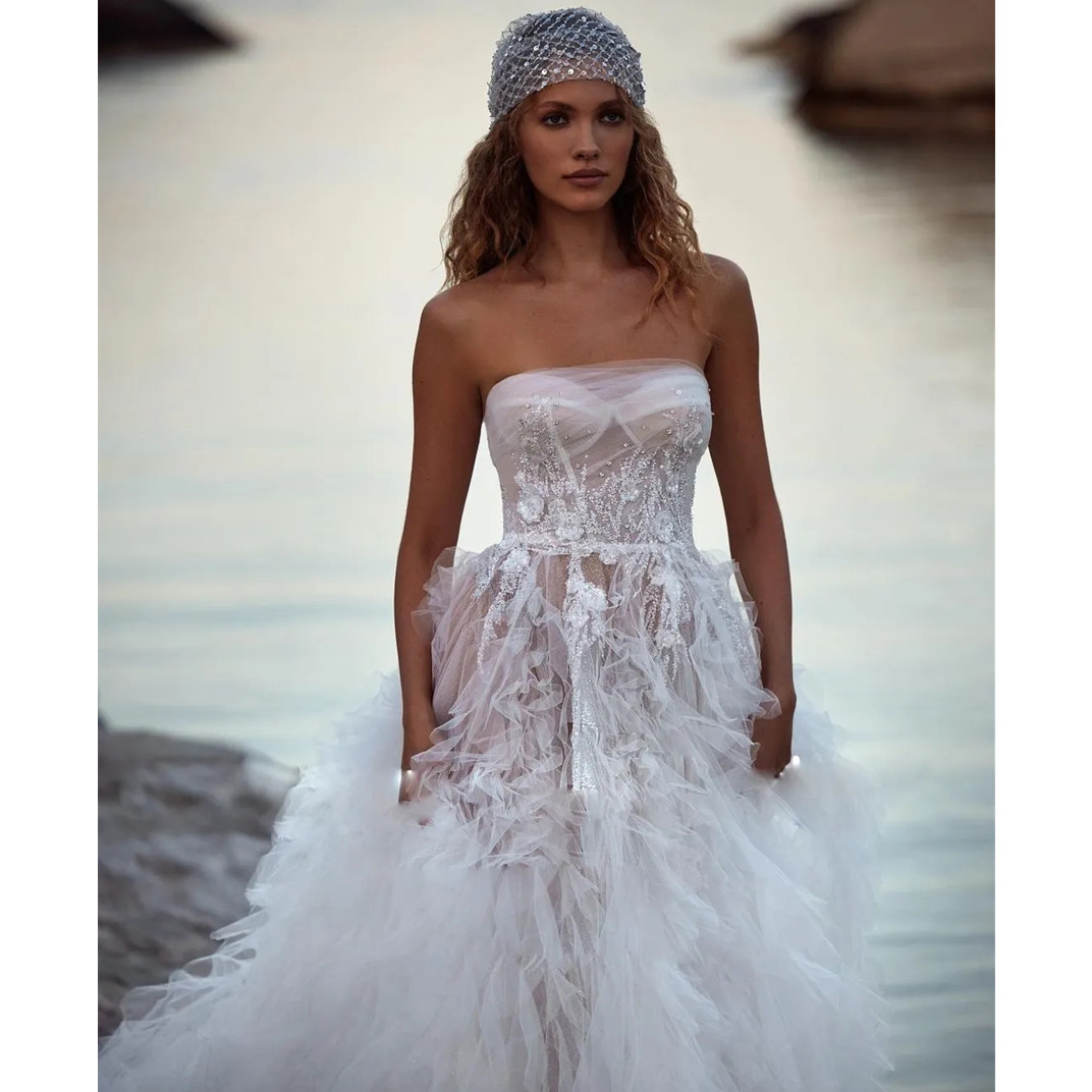 Beaded Strapless Wedding Dresses A Line Boho Tiered Ruffles Tulle Bridal Gown Lace Appliques Beach Robe De