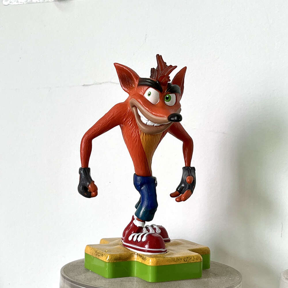 Mascot Costumes Totaku Crash Bandicoot Figure Ornament Accessories Tabletop Decoration Doll 10cm Bookshelf Ornament Present for Friends