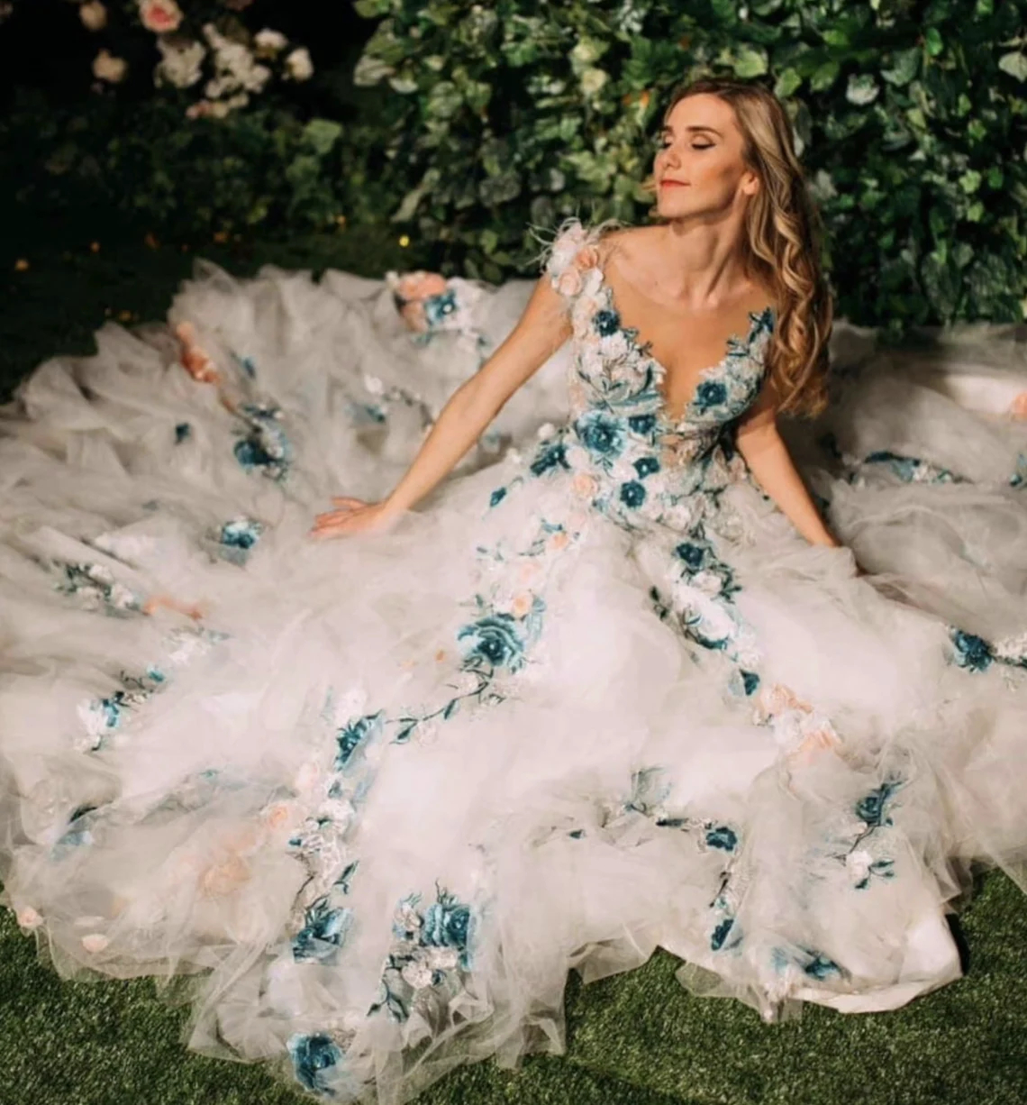 Princess 3D Floral Appliques Wedding Dress 2024 Light Blue Lace Sheer Neck A Line Long Tulle Bridal Gowns Romantic Chic Bride Dresses Custom Made