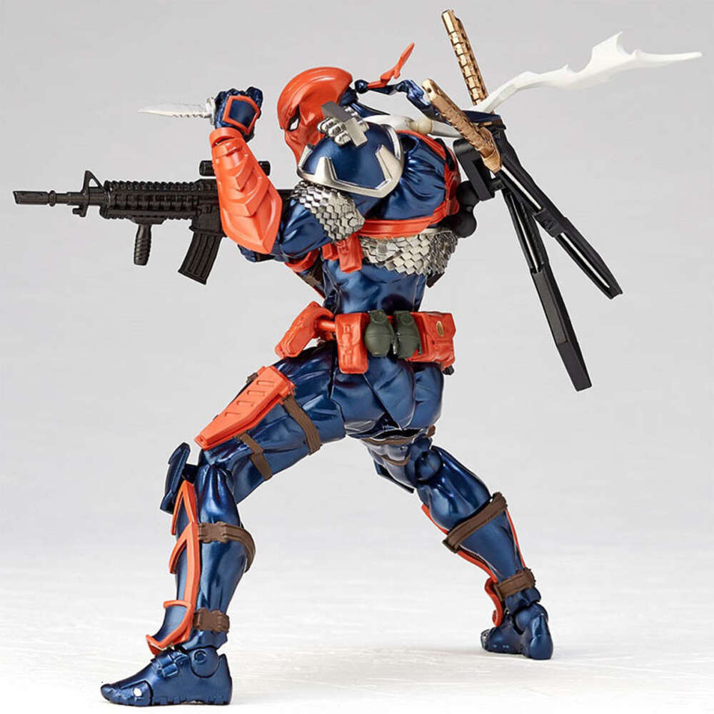 Mascot Costumes Deathstroke Figure Amazing Yamahi Revoltech Series No.11 the Dark Knight Bruce Wayne Action Figure Collection Model Toy Gifts