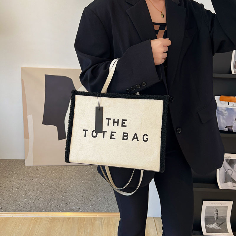 The Tote Bags 10A lambswool Luxurys Designer Bag Handbag High Quality Large Book Totes Bags Purses Designer Woman Handbag Women Bags Travel Beach borse winter Bags