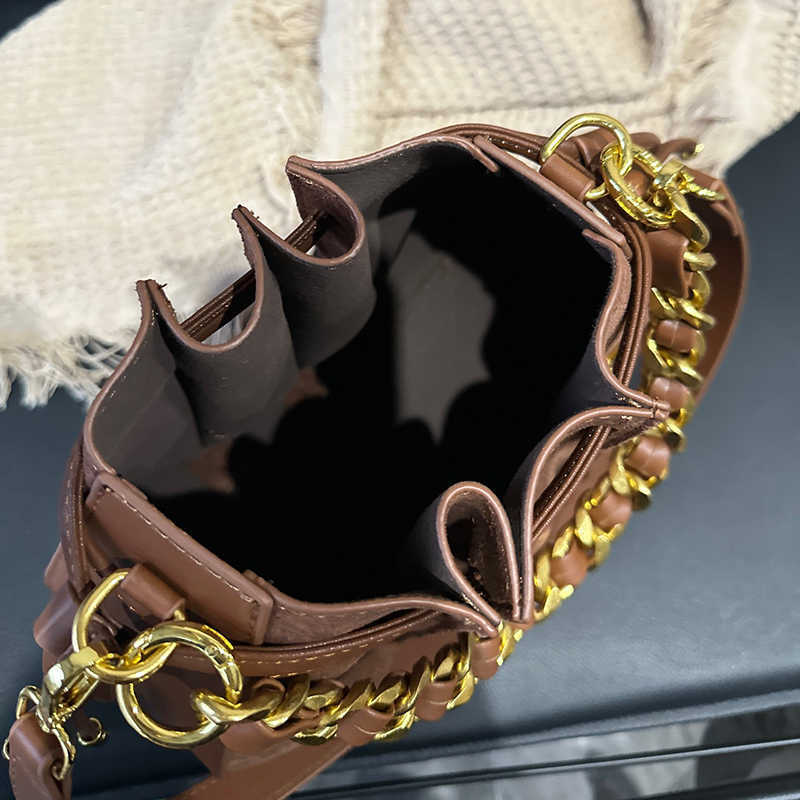 Chain Buckle Bag Handle Knight Handbags Vintage Womens Bag Desigenr Purses Lady Brown Drawstring Shoulder Bags 231012