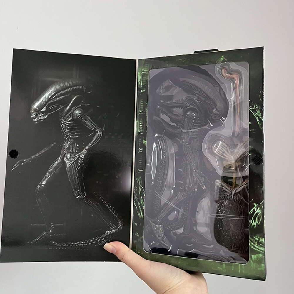 Mascot Costumes Neca Figure Big Chap Alien Action Figure Ultimate 40th Anniversary Egg Faceher Alien Figurine Model Toys 22cm Desk Decoration