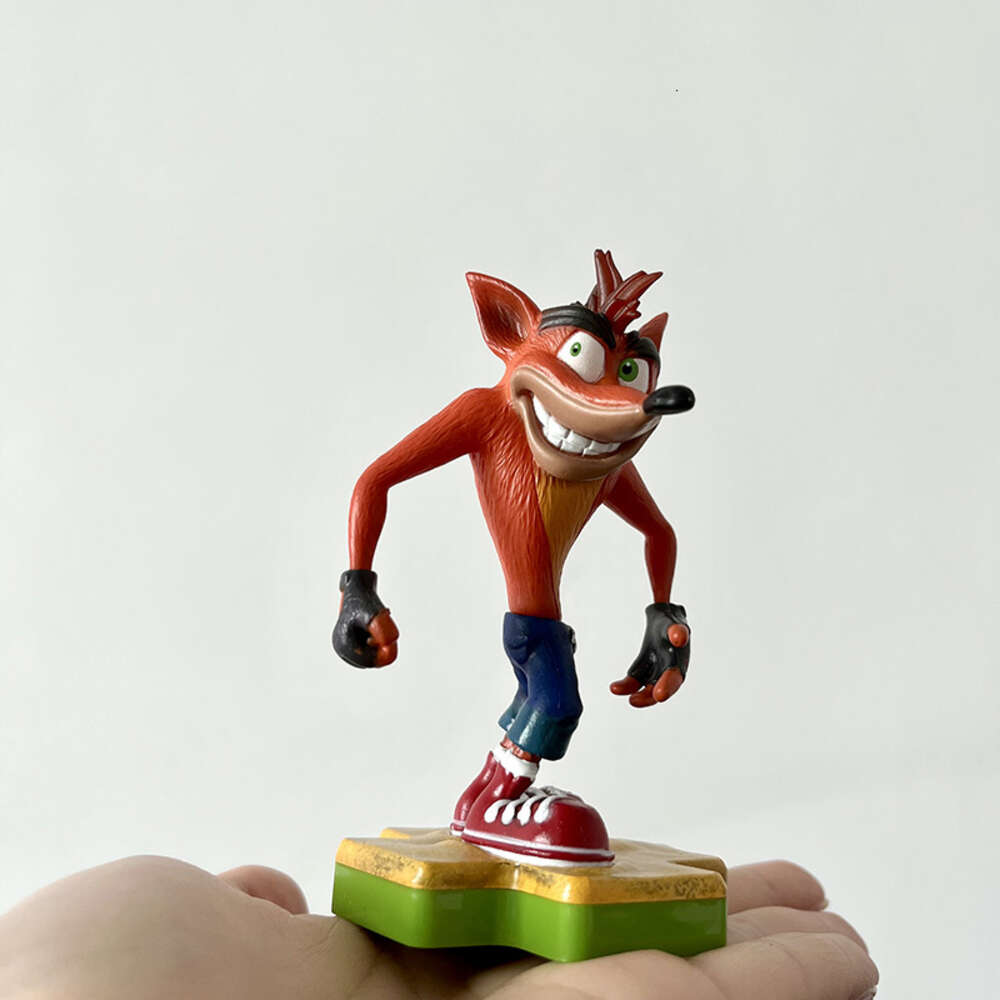 Mascot Costumes Totaku Crash Bandicoot Figure Ornament Accessories Tabletop Decoration Doll 10cm Bookshelf Ornament Present for Friends